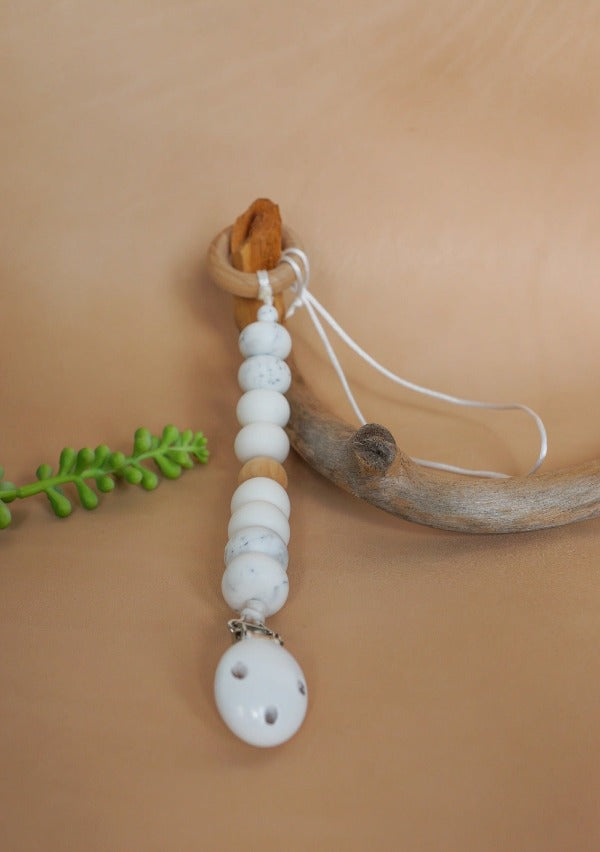 Pacifier clips